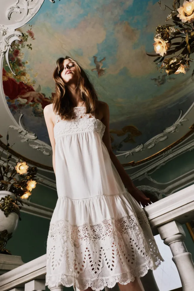 Allora White