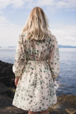 Anna Dress Green Tint Flower