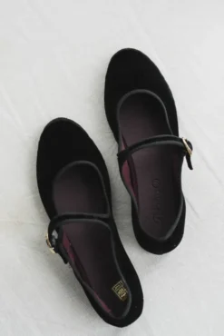 Antonia Mary Jane Velvet Negro