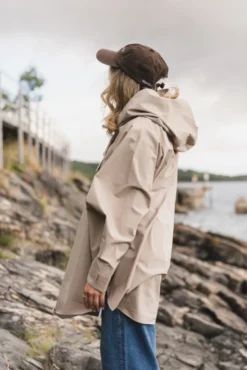 Bergen Poncho Beige