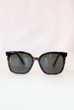 Betty Tort/Smoke