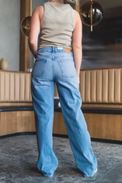 Billie Light Blue