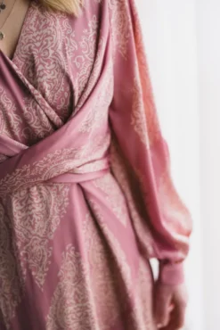 Bretti Paisley Drop Dress Evening Rose