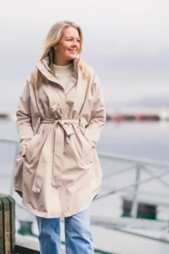 Bris Poncho Sand