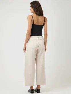 Camea HW Barrel Ankle Jeans Pristine