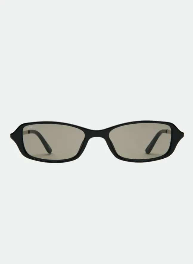 Caysee Black/Smoke