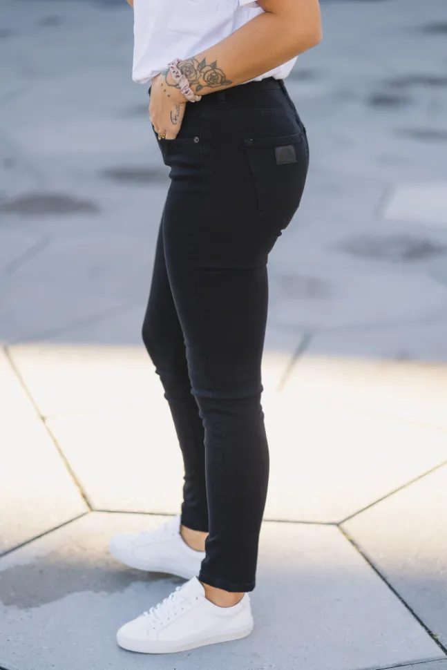 Celia Kilian Clean Noir Black