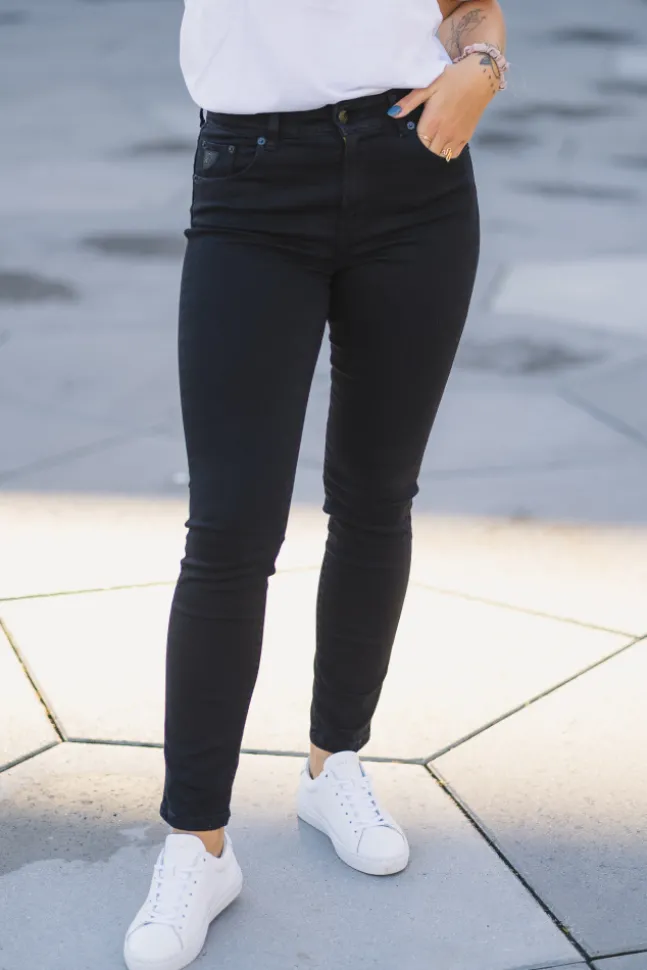 Celia Kilian Clean Noir Black