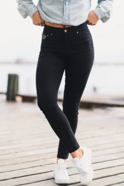 Celia Lea Soft Colour Black