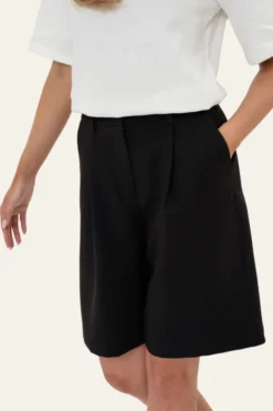 Celinaic Shorts Black