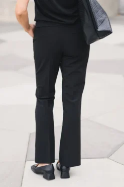 Clara 285 Black Regular
