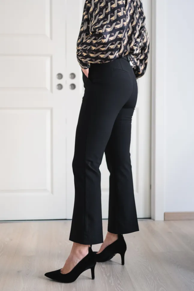 Clara Crop 285 Black Glow