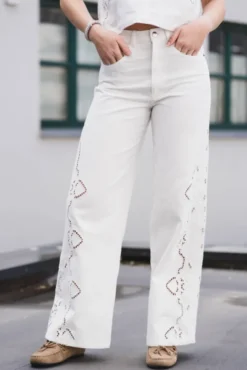 Colette Embroidery Pant Offwhite