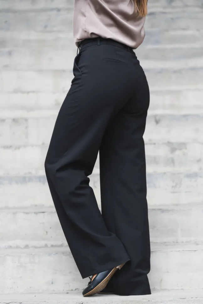 Dena 285 Black Glow Long