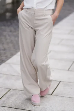 Dena 874 Light Sand Stripe Regular
