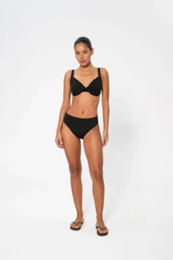 Dione Solid Bottom Black