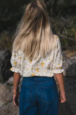 Eivor 2/4 Shirt M Yellow Flower