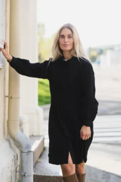 Elsa Asana Dress Black