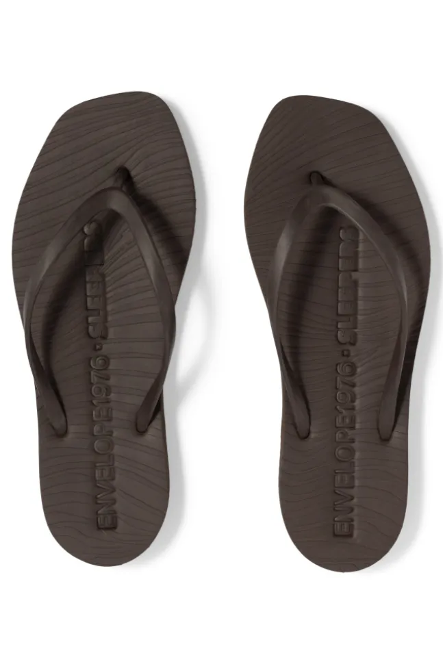 Envelope 1976 x Sleepers Truffle