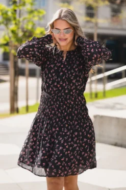 Evelda Orabella Short Dress Aop Desert Rose Flower