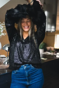 Flow LS V-Neck Sequin Top Black