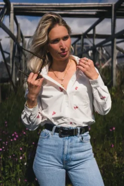 Gudrun Nora Shirt EMB Bright White/Tea Rose Flower