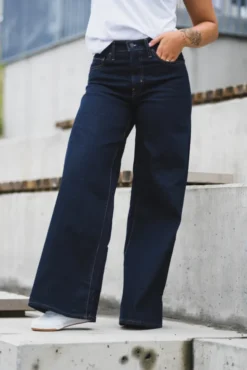 728 HR Wide Leg Retro Rinse