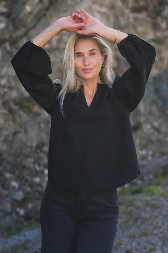 Infinity Blouse Black
