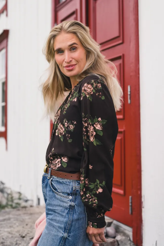 Irene V Shirt Misty Rose Flower
