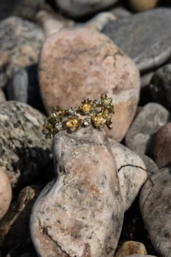 Laurel Earrings Gold Crystal