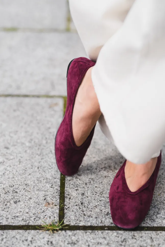 Leni Cherry Lacq Suede