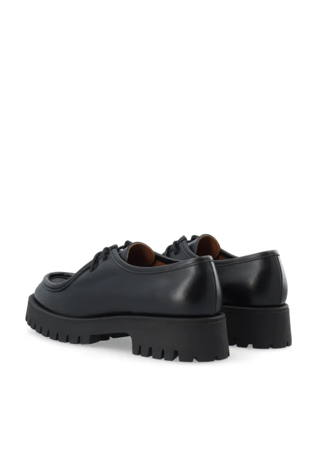 Leo Moc Toe Shoe Smooth Leather Black