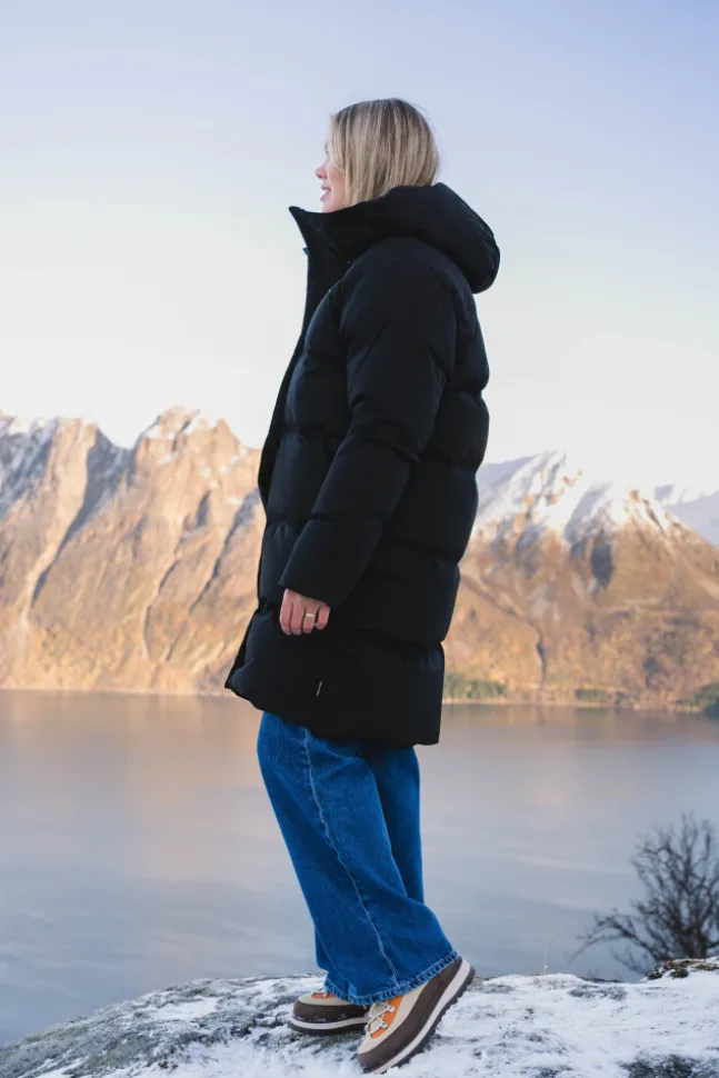 Loen Down Jacket New Black