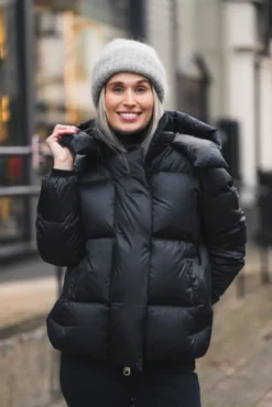 Lucie Boxy Black