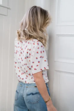 Maris Flower SS V-Shirt Offwhite