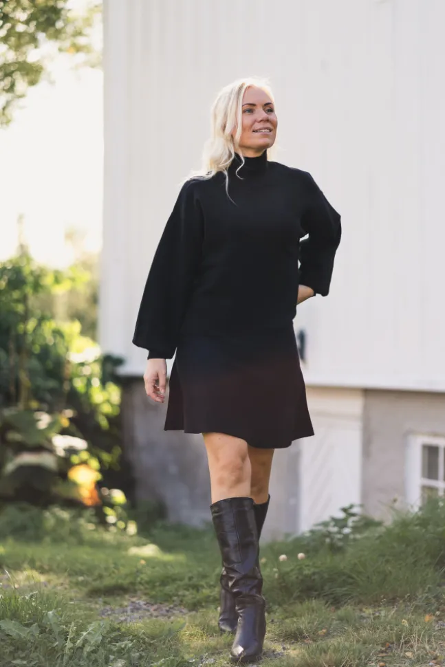 Mercy East M Pullover Black
