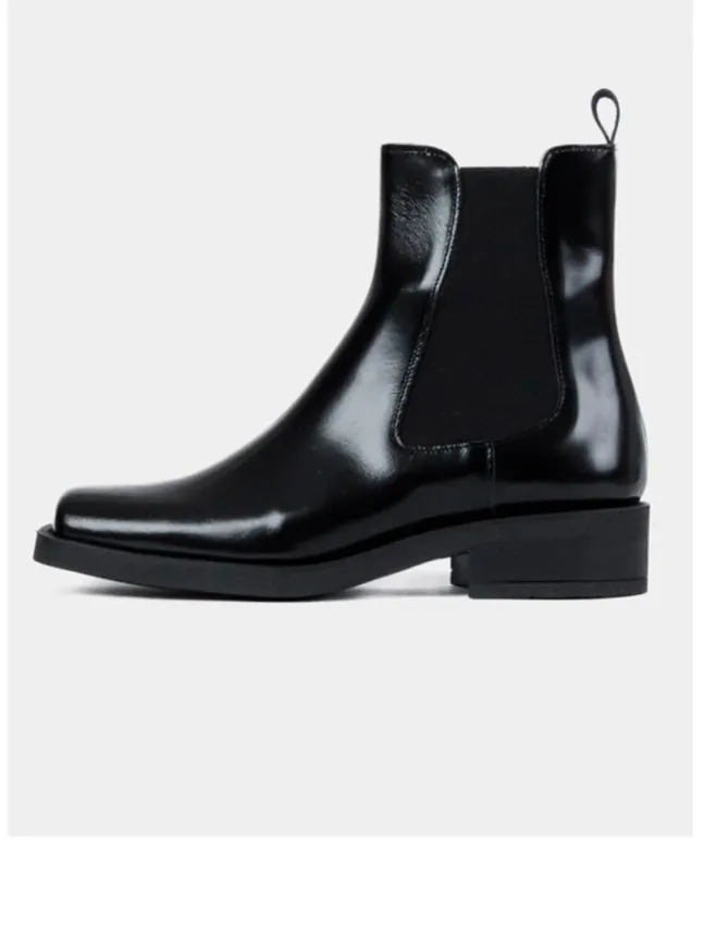 Milano Black