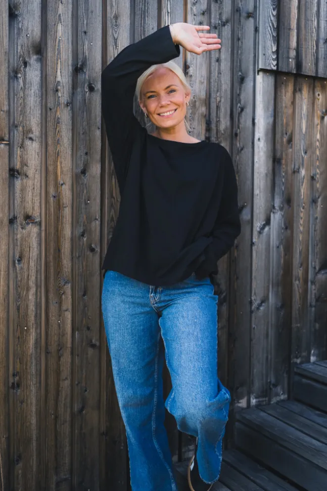 Nellie Longsleeve T-Shirt Black