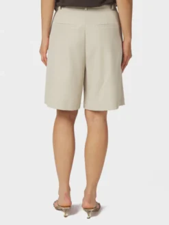 Nika Structure Shorts Creme