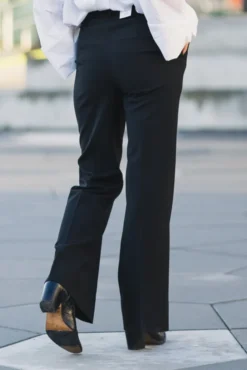 Olivia 285 Black Regular