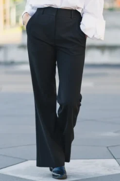 Olivia 285 Black Regular