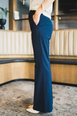 Olivia 285 Navy Regular
