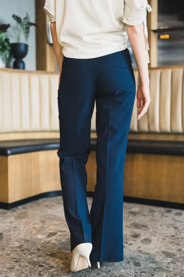 Olivia 285 Navy Regular