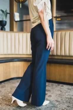 Olivia 285 Navy Regular