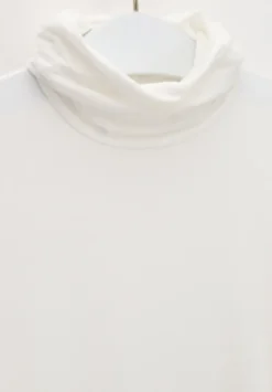 Perfect Line Turtle Neck Ivory