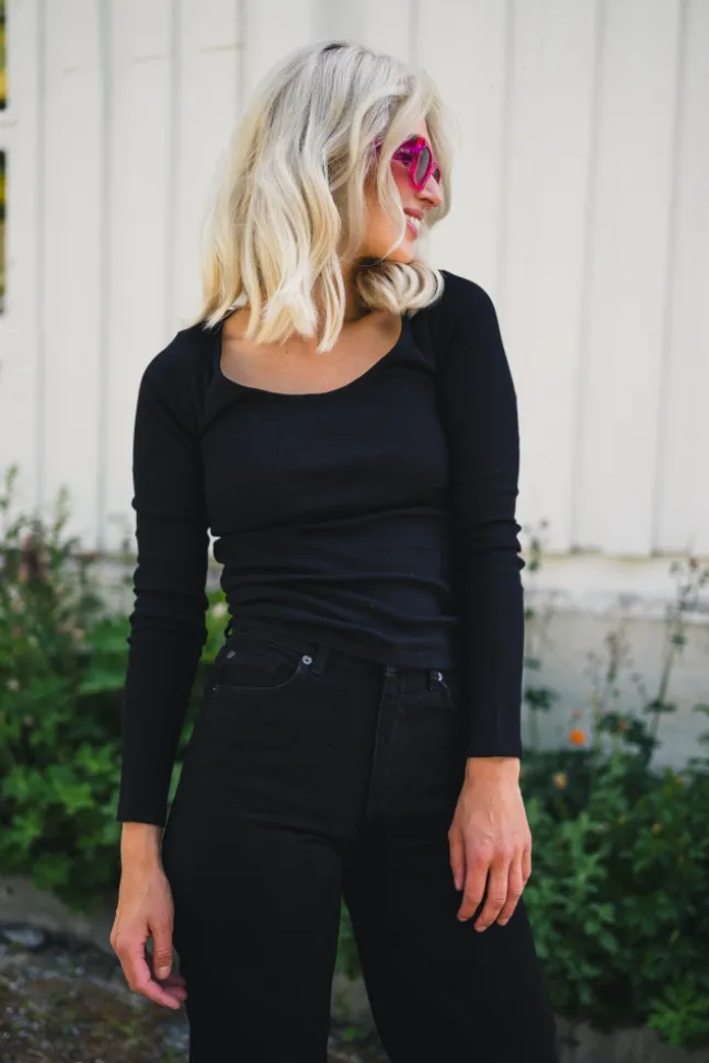 Polly Rib Scoop Neck Black