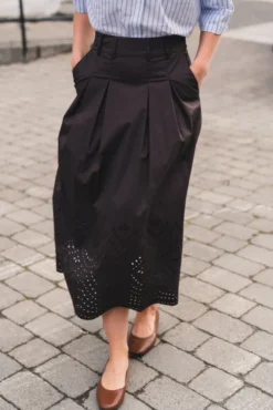Poppy Pleat Scallop Skirt Dark Brown
