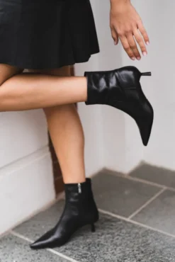 Rebella Leather Black