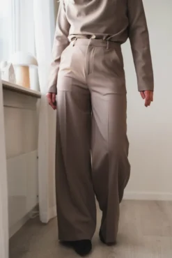 Reign Tailored Extra Wide Taupe Grey