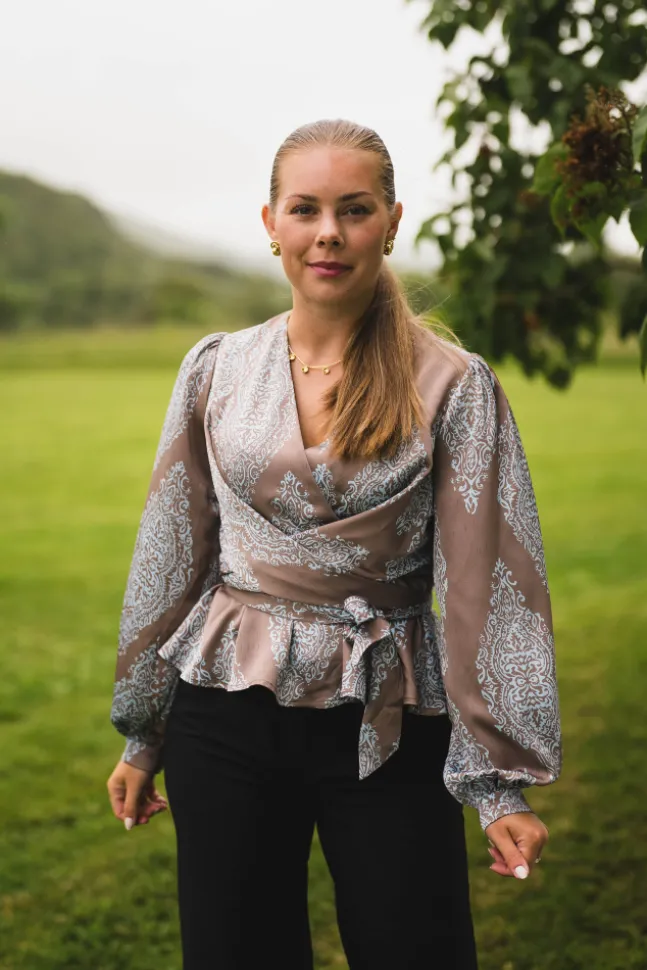 Rista Paisley Drop Blouse Dark Taupe/Light Blue